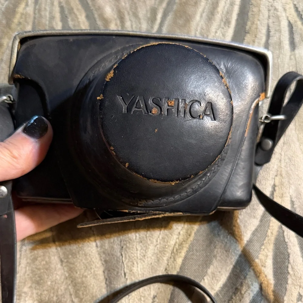 Yashica capture moments